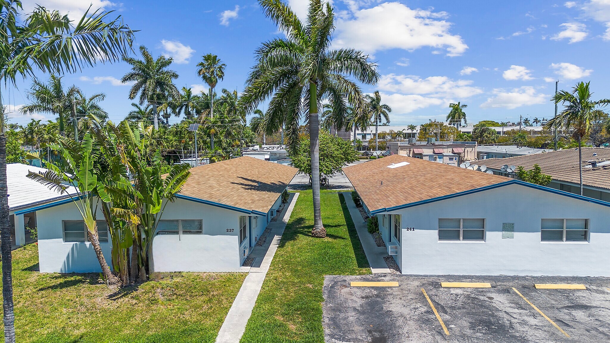 237-241 SE Park St, Dania Beach, FL à vendre Photo de l’immeuble– Image 1 sur 14