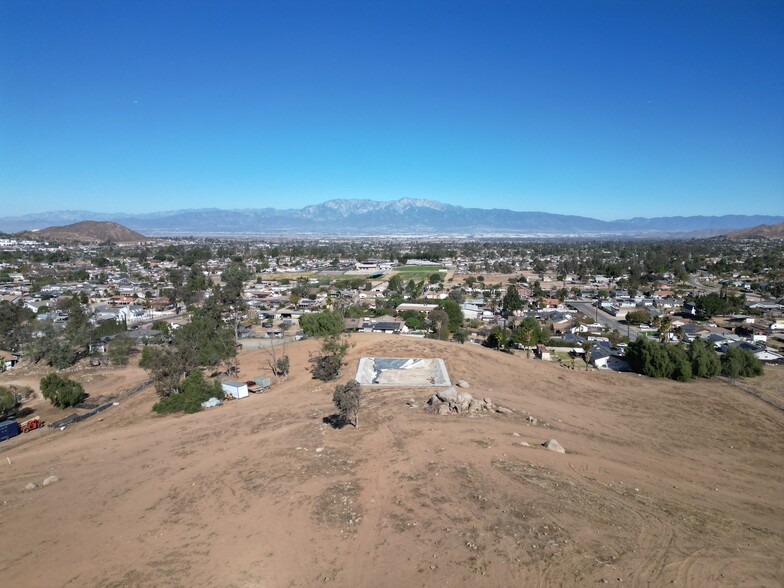 0000 Hillside ave, Norco, CA à vendre - Photo de l’immeuble – Image 2 sur 9