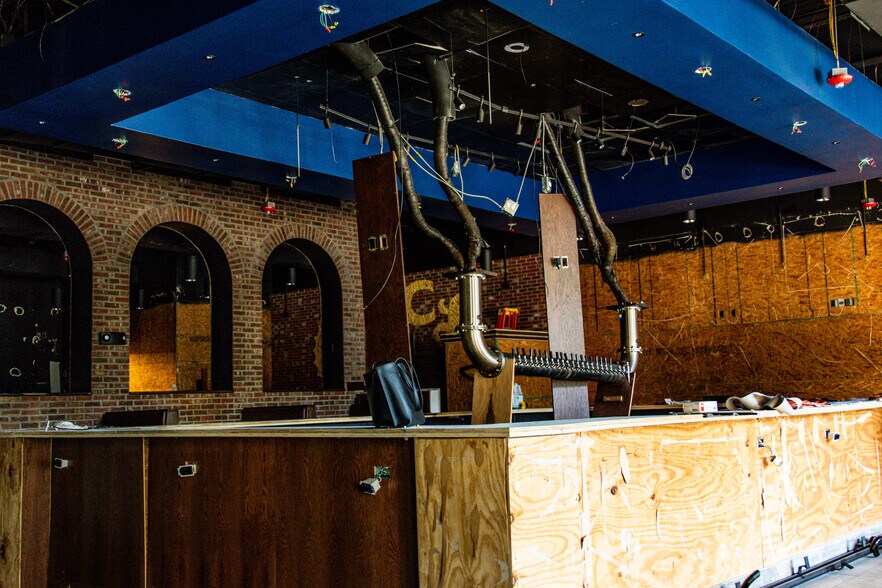 8151 International Dr, Orlando, FL à louer - Photo de l’immeuble – Image 3 sur 8