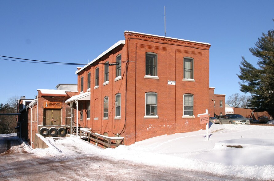 5-40 Glen Rd, Manchester, CT à louer - Photo de l’immeuble – Image 3 sur 48