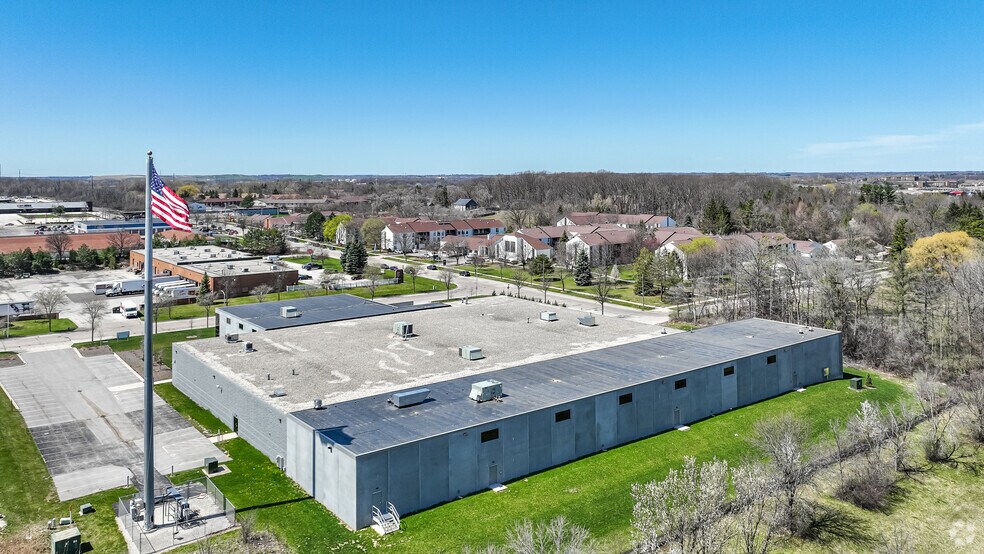 8372 N Steven Rd, Milwaukee, WI à vendre - Photo de l’immeuble – Image 1 sur 1