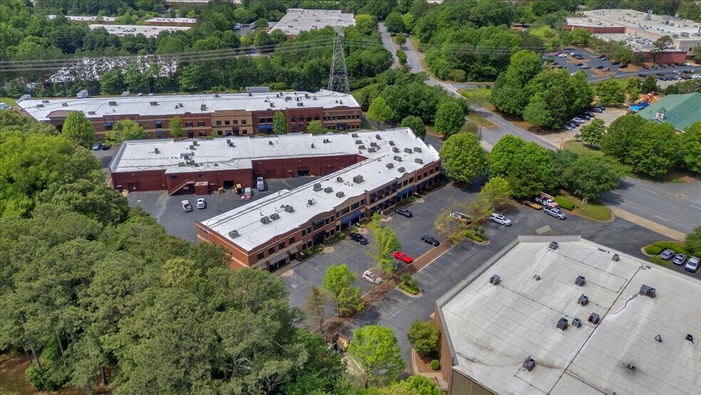 1880 W Oak Pky, Marietta, GA à vendre - Photo de l’immeuble – Image 2 sur 12