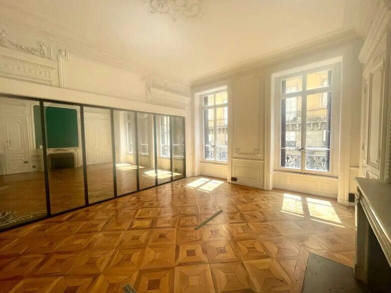 Bureau dans Lyon à louer - Photo de l’immeuble – Image 3 sur 10