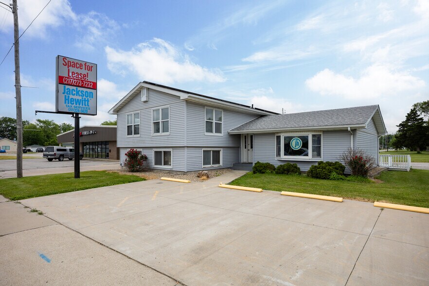 902 W Union Ave, Litchfield, IL à vendre - Photo de l’immeuble – Image 1 sur 35