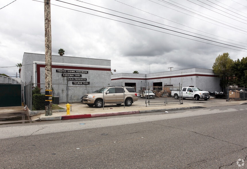 1266 & 1276 W 1st Street Pomona portefeuille de 2 biens à vendre sur LoopNet.fr - Photo principale – Image 2 sur 3