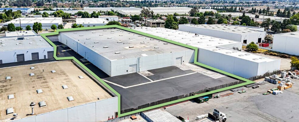 1230 Railroad St, Corona, CA à vendre - Photo de l’immeuble – Image 2 sur 6