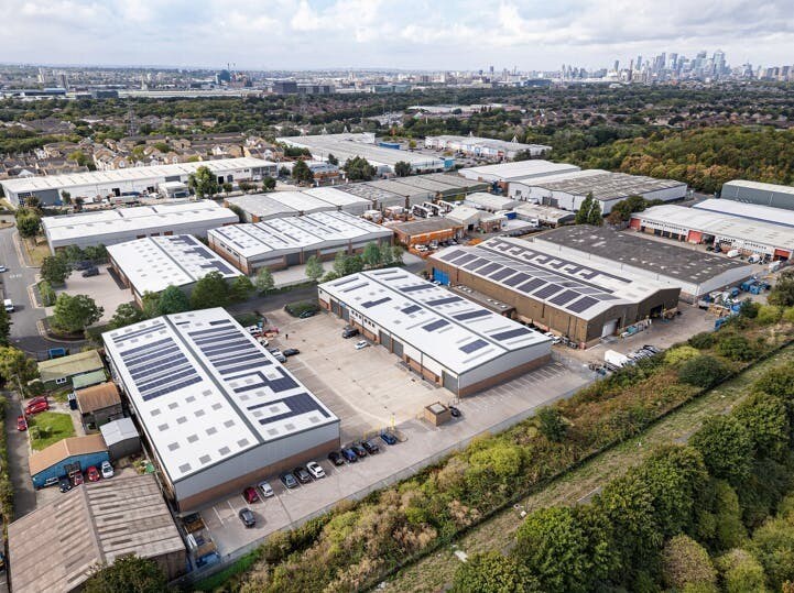 2-10 Eastbury Rd, Londres à louer - Photo de l’immeuble – Image 3 sur 10