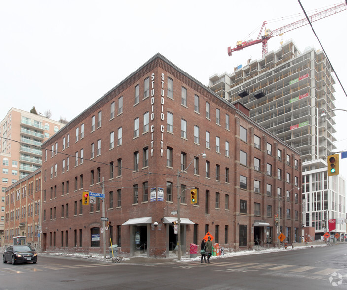 366 Adelaide St E, Toronto, ON à louer - Photo de l’immeuble – Image 3 sur 3