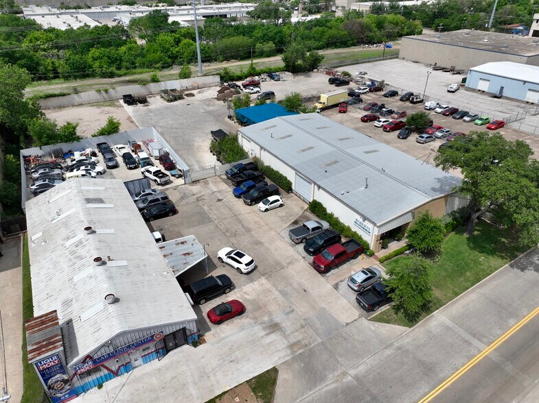 10711 Shady Trl, Dallas, TX à vendre - Photo de l’immeuble – Image 3 sur 10