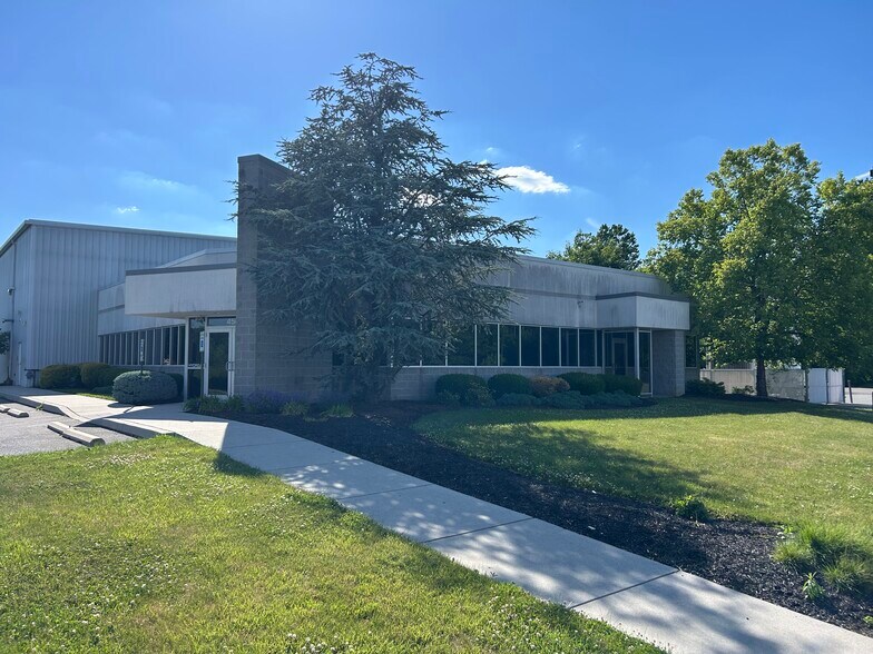 450 Gateway Dr, Reading, PA à vendre - Photo de l’immeuble – Image 3 sur 19