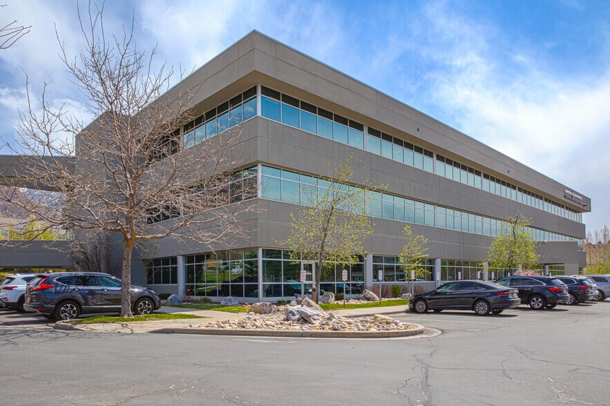 6360 S 3000 E, Salt Lake City, UT à louer - Photo de l’immeuble – Image 2 sur 19