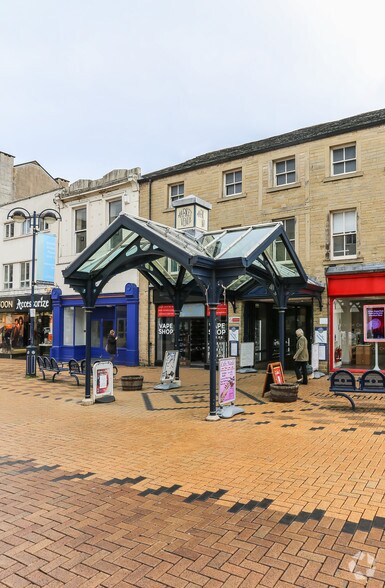 1-19 Market Ave, Huddersfield à louer - Photo principale – Image 1 sur 1