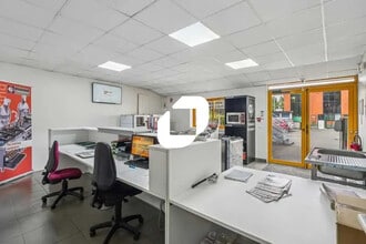 Local d’activités dans Sevran à louer Photo intérieure– Image 2 sur 10