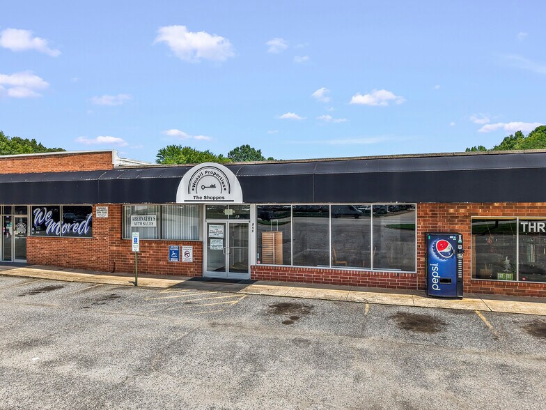945 NC Highway 66 S, Kernersville, NC à louer - Photo de l’immeuble – Image 3 sur 21