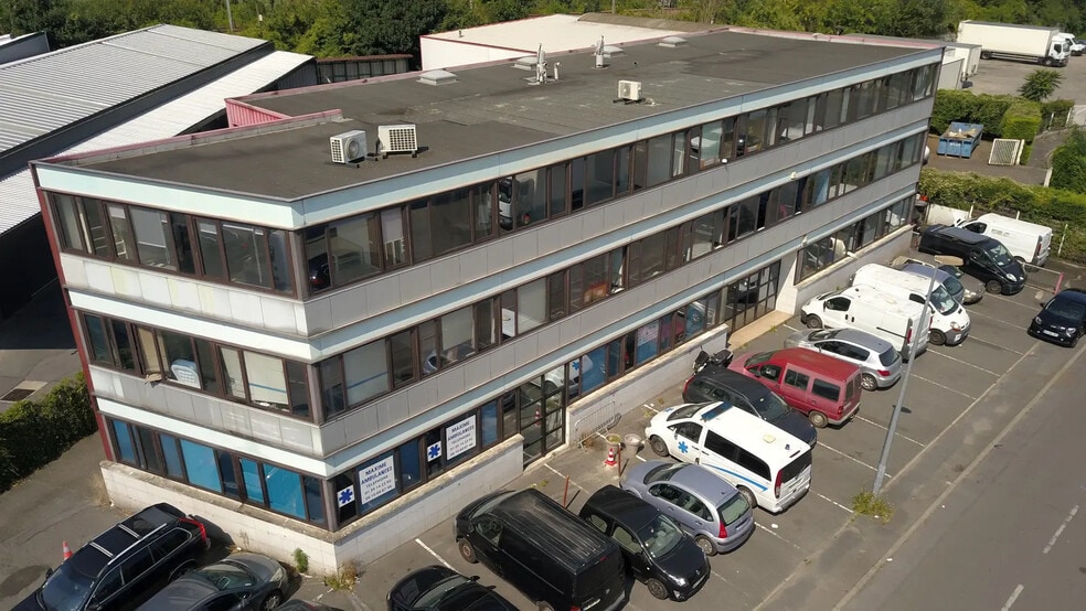 29-31 Rue Des Entrepreneurs, Carrières-sur-Seine à louer - Photo de l’immeuble – Image 2 sur 4