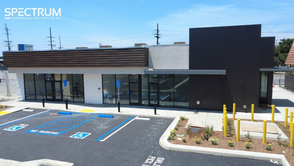 9124-9134 Van Nuys Blvd, Panorama City, CA à louer - Photo de l’immeuble – Image 1 sur 11