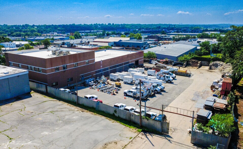550 Franklin Ave, Mount Vernon, NY à louer - Photo de l’immeuble – Image 2 sur 3