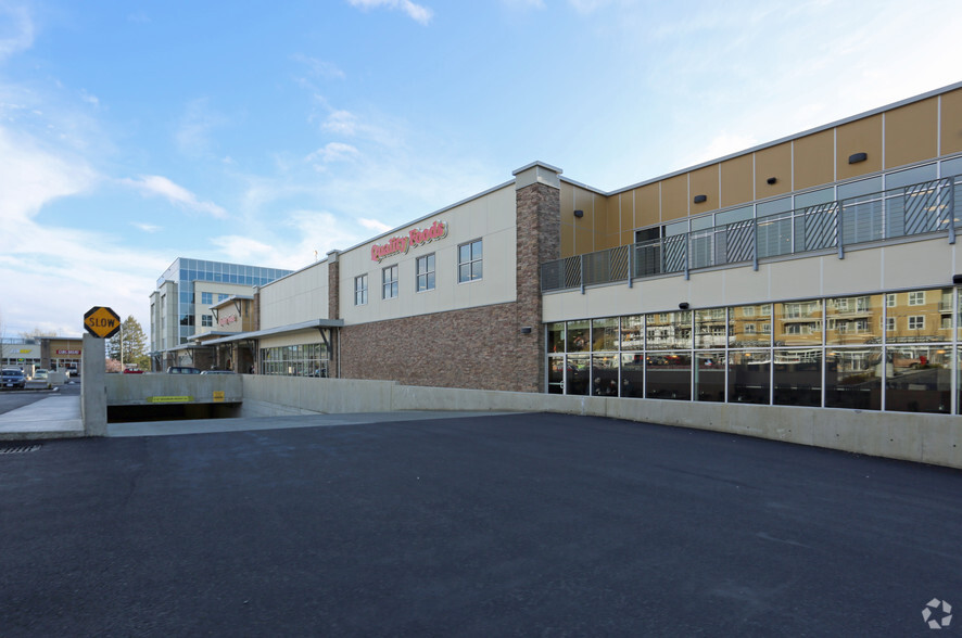 23-33 Helmcken Rd, View Royal, BC à louer - Photo de l’immeuble – Image 3 sur 9