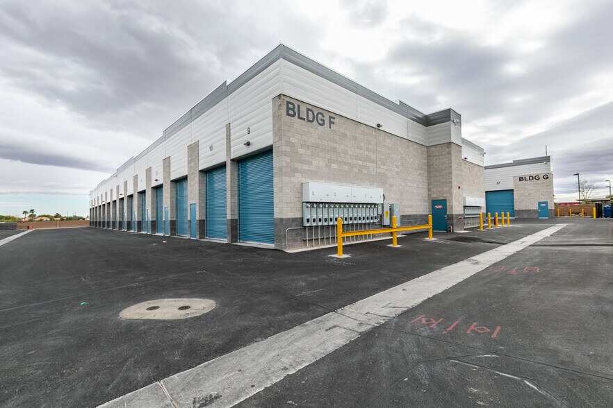 S. Jones Blvd. & W. Sunset Rd., Las Vegas, NV à vendre - Photo principale – Image 1 sur 17