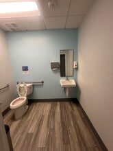 10008 N Dale Mabry Hwy, Tampa, FL à louer Photo intérieure– Image 2 sur 39