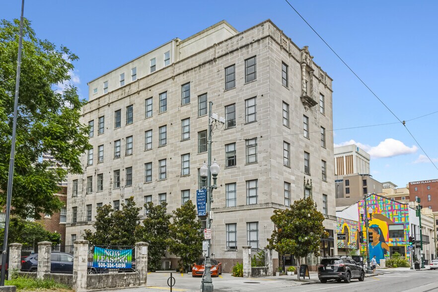 703 Carondelet St, New Orleans, LA à vendre - Photo de l’immeuble – Image 2 sur 18