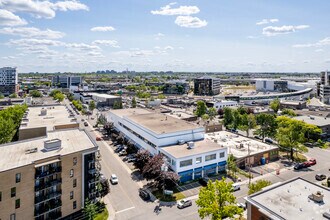 8340-8370 Labarre, Montréal, QC - VUE AÉRIENNE  vue de carte
