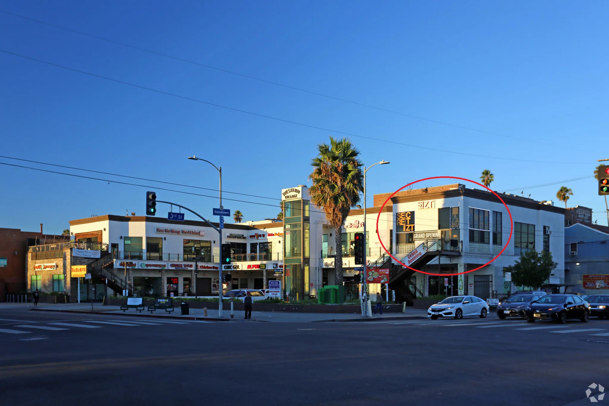 301 S Western Ave, Los Angeles, CA à louer Photo de l’immeuble– Image 1 sur 10
