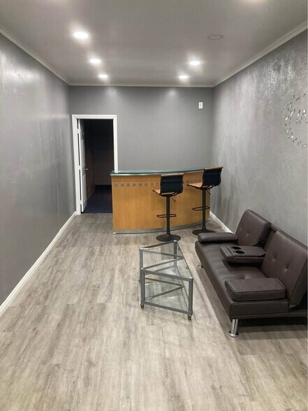 415 Bonito Ave, Long Beach, CA à louer - Photo intérieure – Image 2 sur 5