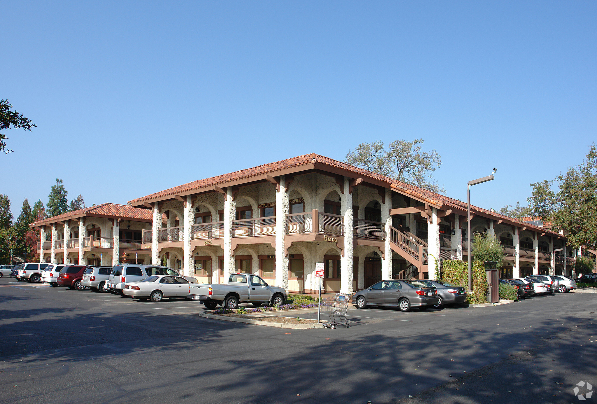 3625 E Thousand Oaks Blvd, Westlake Village, CA à louer Photo de l’immeuble– Image 1 sur 7