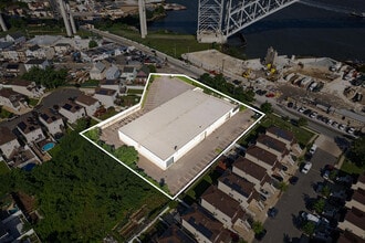 2400 Richmond Ter, Staten Island, NY à louer Photo de l’immeuble– Image 2 sur 23