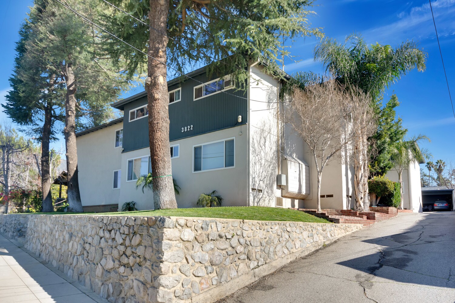 3822 Sunset Ave, Montrose, CA à vendre Photo principale– Image 1 sur 28