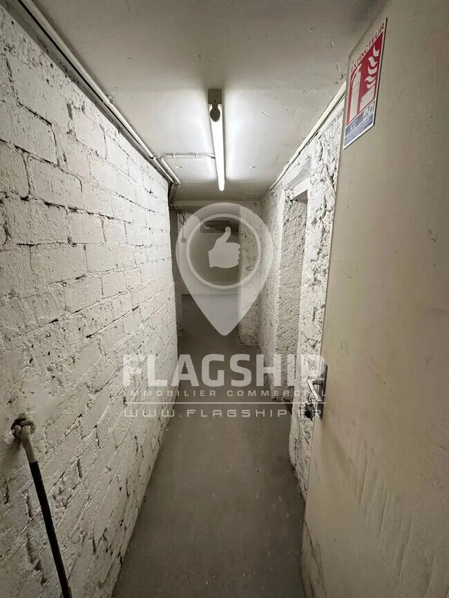 Plus de détails pour Local commercial à louer