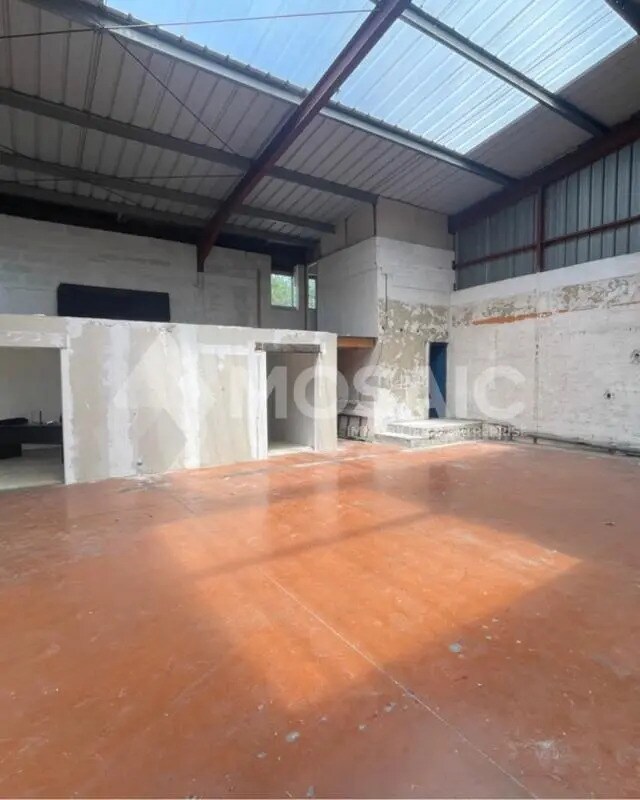 Local d’activités dans Fréjus à louer Photo intérieure– Image 1 sur 4