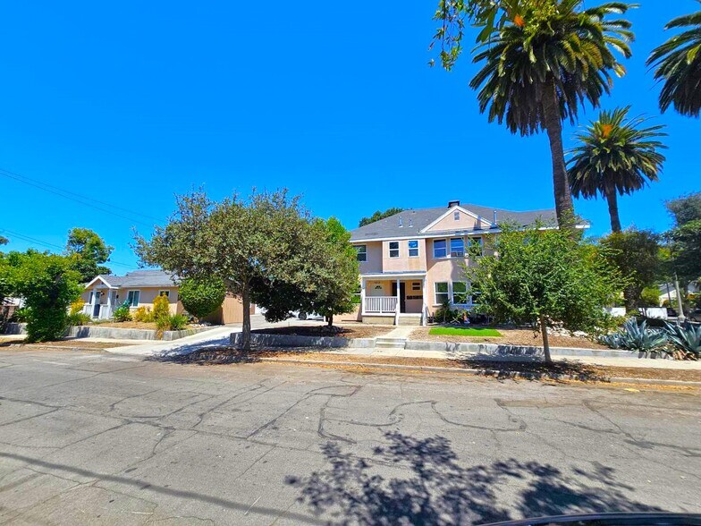 481 Lincoln Ave, Pasadena, CA à vendre - Photo de l’immeuble – Image 2 sur 46