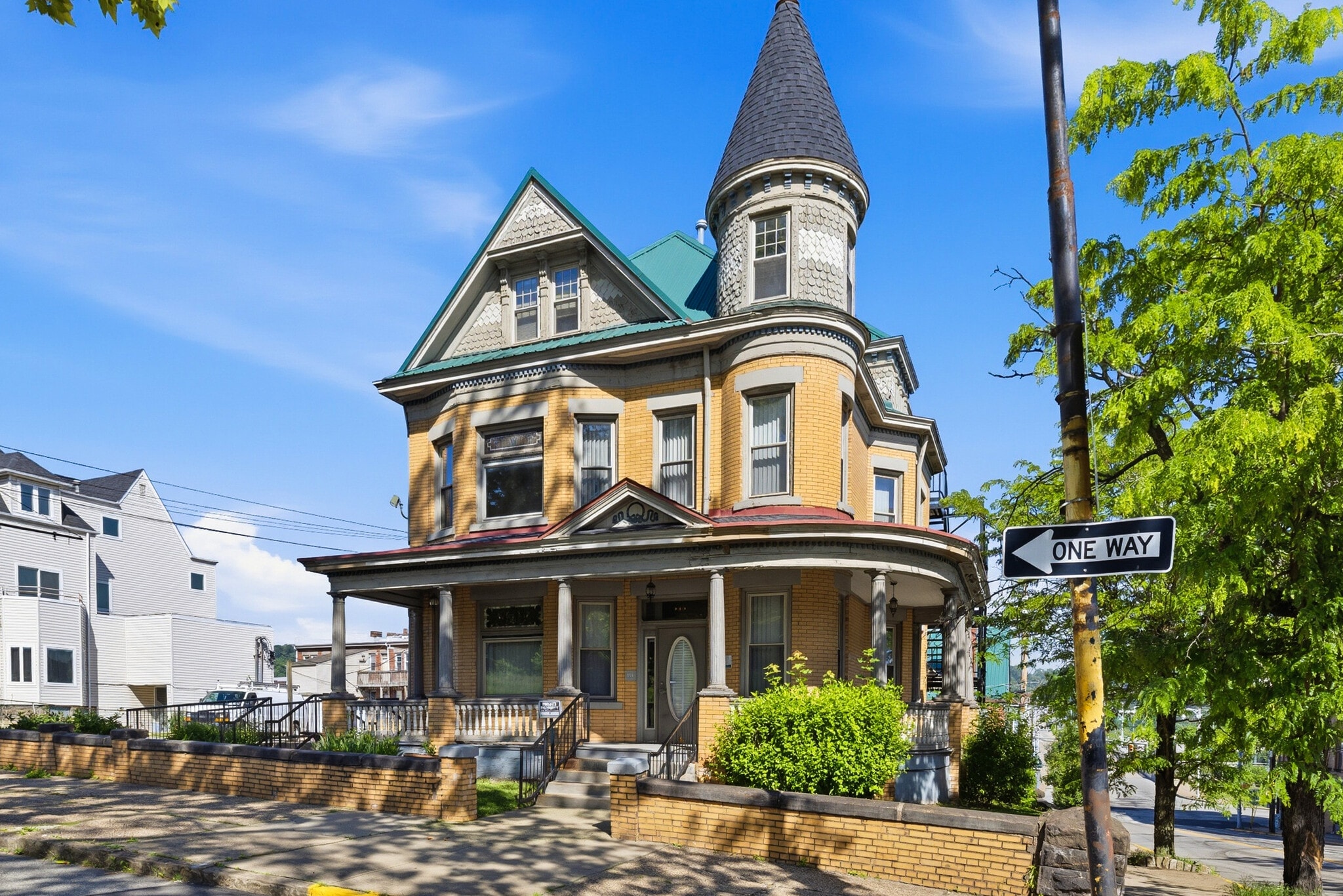 101 W 9th Ave, Homestead, PA à vendre Photo principale– Image 1 sur 47