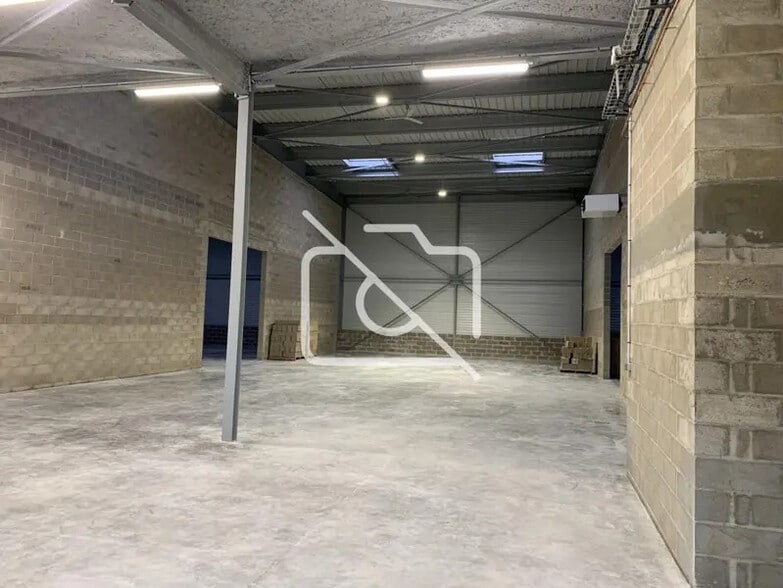 Industriel/Logistique dans Brétigny-sur-Orge à louer - Photo de l’immeuble – Image 2 sur 3