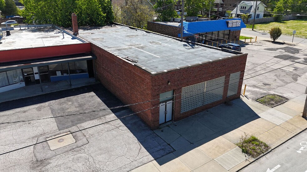 15212 Lake Shore Blvd, Cleveland, OH à vendre - Photo de l’immeuble – Image 2 sur 20