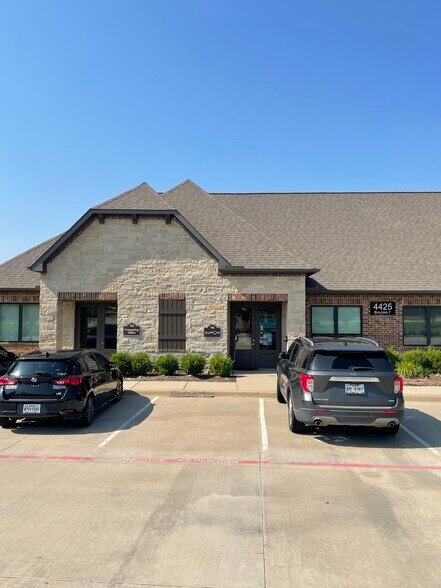 4425 Plano Pky, Carrollton, TX à vendre - Photo de l’immeuble – Image 1 sur 8