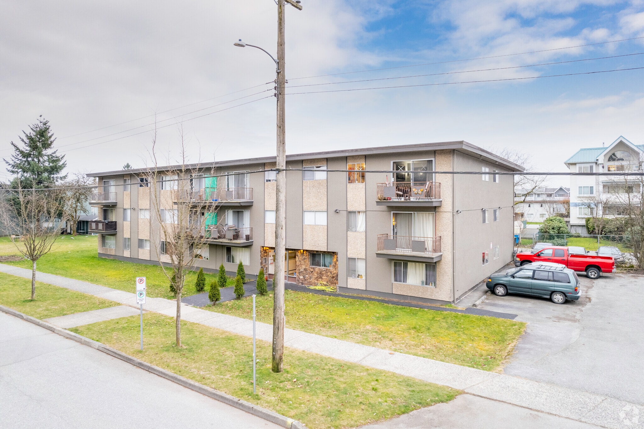 2048-2060 Manning Avenue portefeuille de 2 biens à vendre sur LoopNet.fr Photo principale– Image 1 sur 2