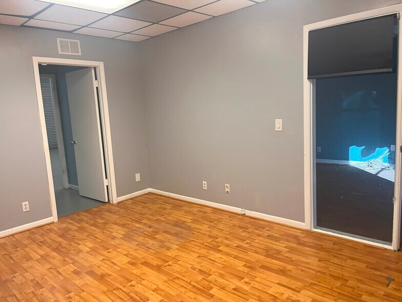 12445 N 62nd St, Largo, FL à louer - Photo de l’immeuble – Image 3 sur 5