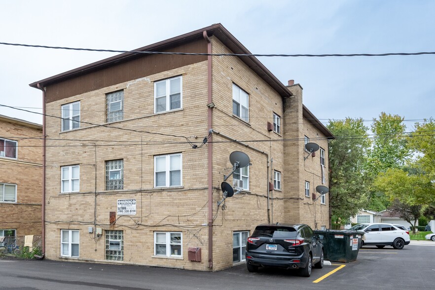 726 W Roy Dr, Villa Park, IL à vendre - Photo de l’immeuble – Image 2 sur 14