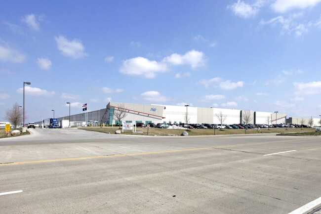 Plus de détails pour 3 Gateway Commerce Center Dr E, Edwardsville, IL - Industriel/Logistique à louer
