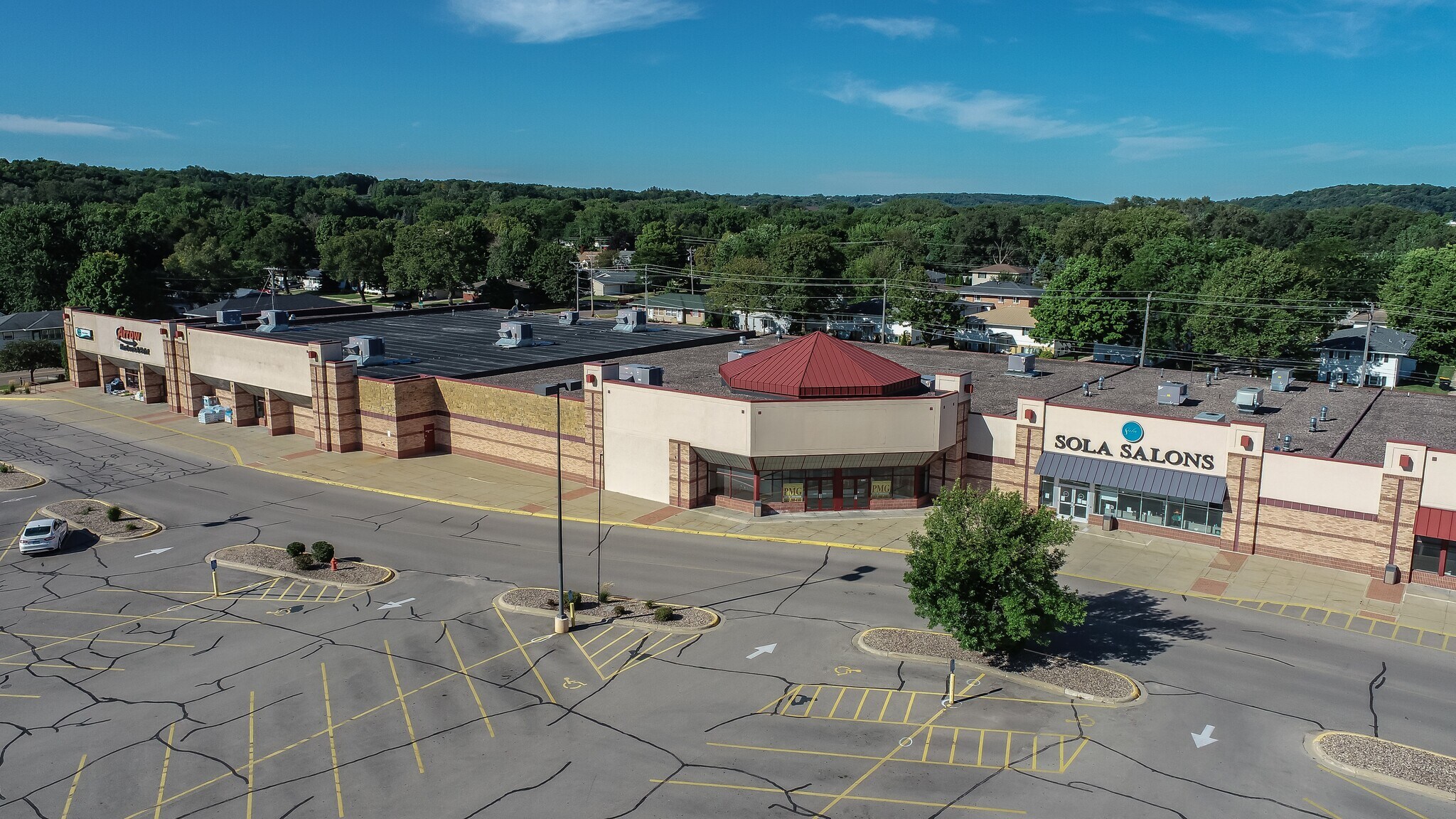 1201 S Broadway, Rochester, MN à louer Photo principale– Image 1 sur 16