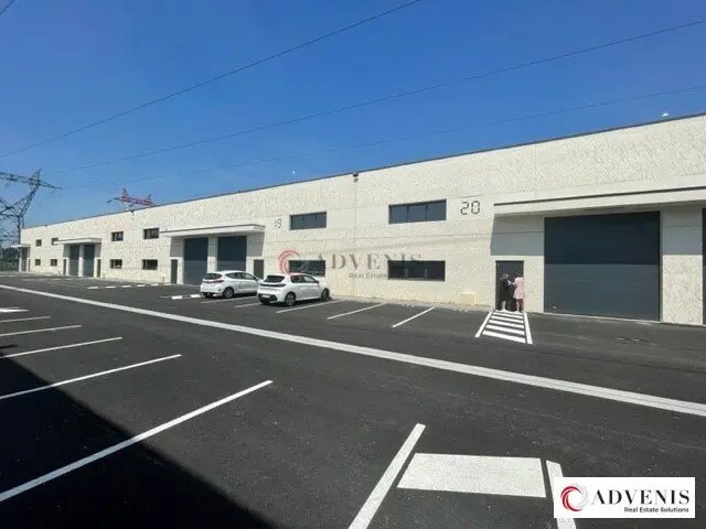 Local d'activités dans Mios à vendre - Photo de l’immeuble – Image 1 sur 6