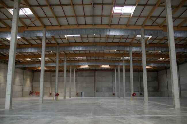Plus de détails pour Local d'activités, Industriel/Logistique à louer