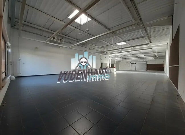 Plus de détails pour Local commercial à louer