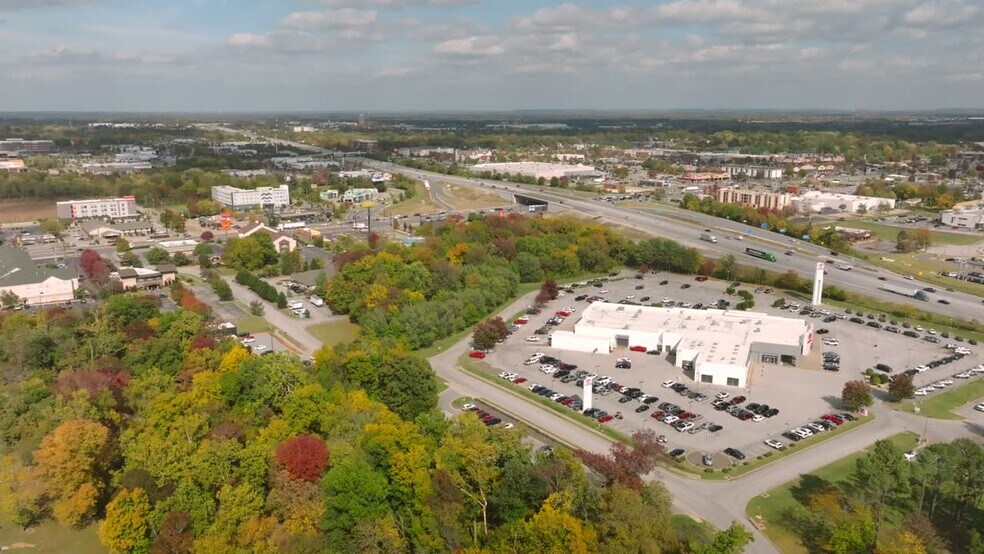 301 SE Metro Pky, Rogers, AR à vendre - Vidéo sur l’annonce professionnelle – Image 2 sur 34