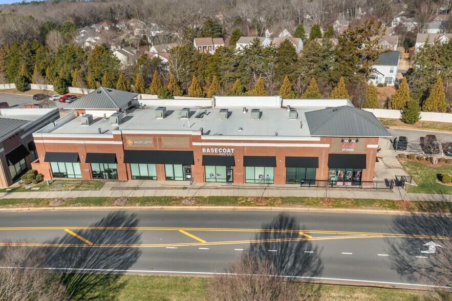 9208 Ardrey Kell Rd, Charlotte, NC à vendre - Photo de l’immeuble – Image 1 sur 5