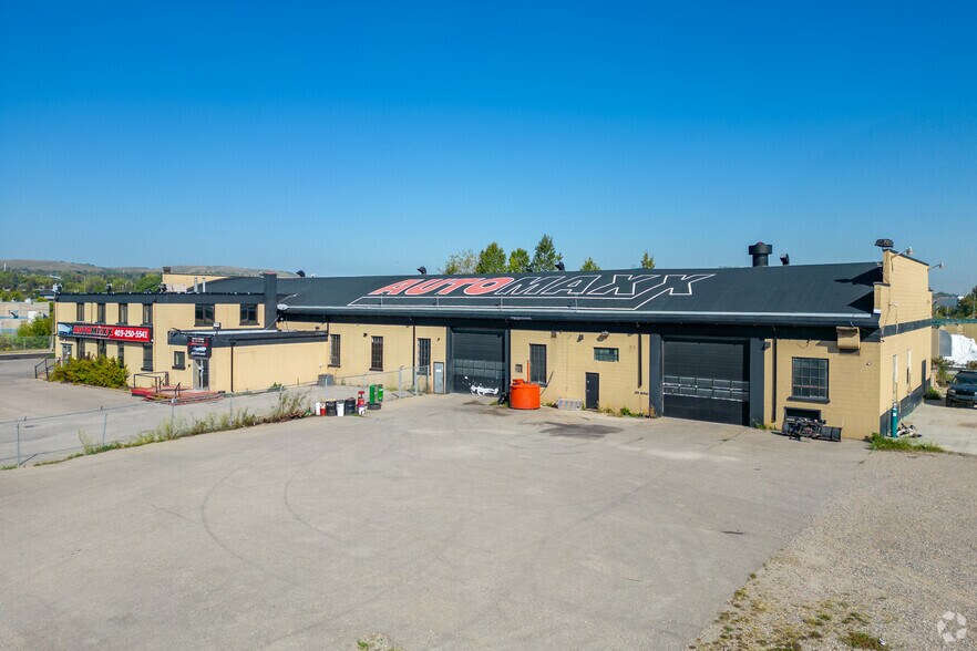 4914 6th St NE, Calgary, AB à vendre - Photo de l’immeuble – Image 2 sur 7