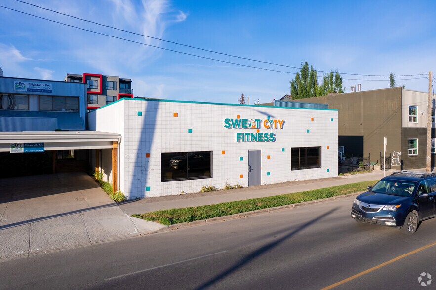 1733 10th Ave SW, Calgary, AB à vendre - Photo de l’immeuble – Image 1 sur 4